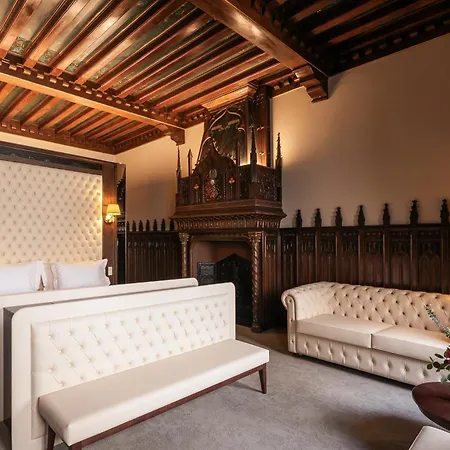Heritage Palace 4*
