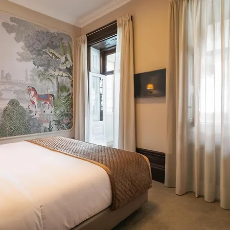 Heritage Palace 4*